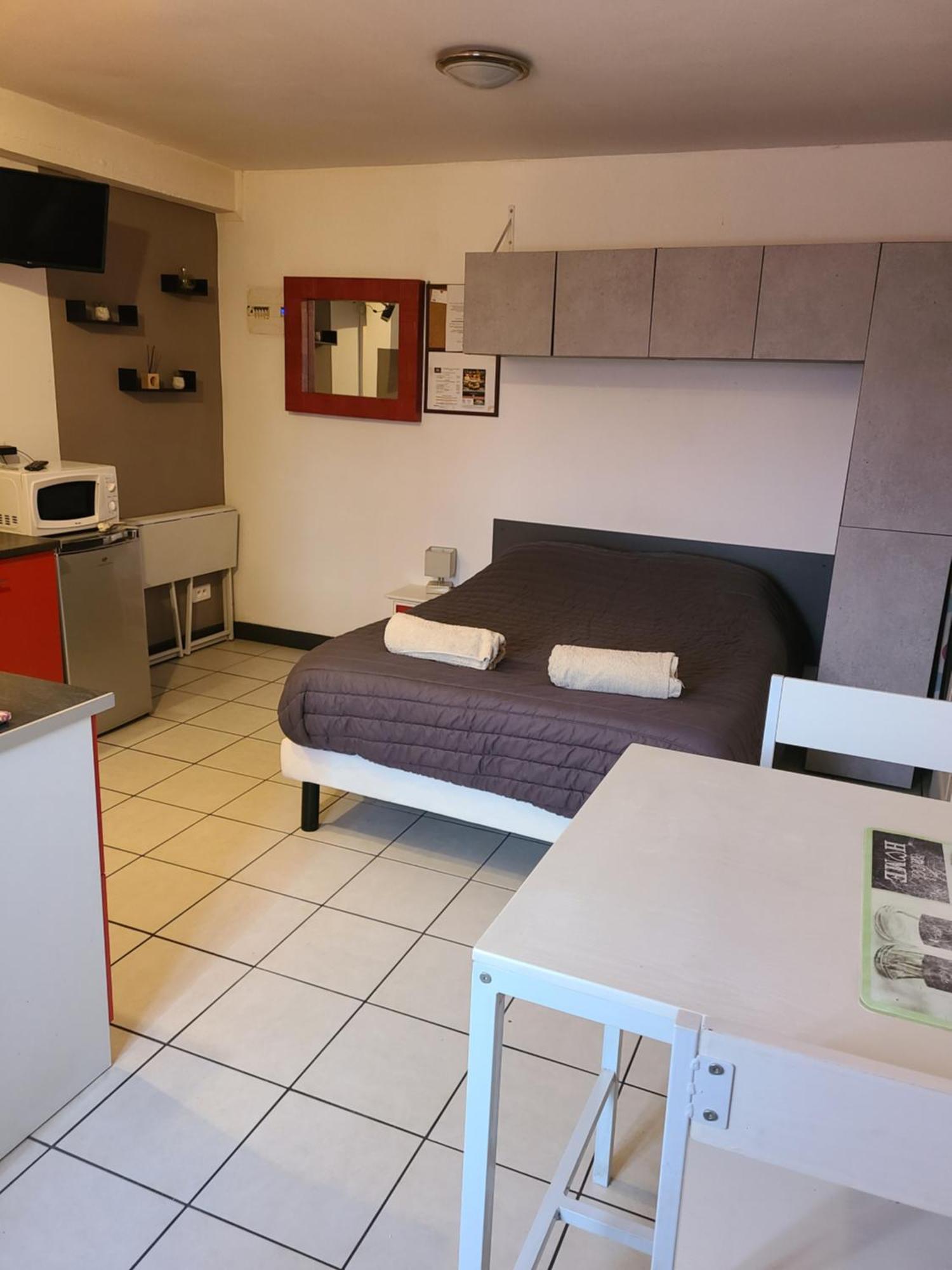 Les Gites De Brives Brives-sur-Charente Exterior foto