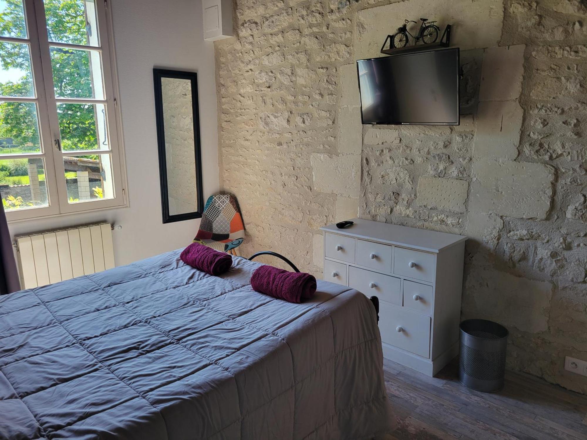 Les Gites De Brives Brives-sur-Charente Exterior foto